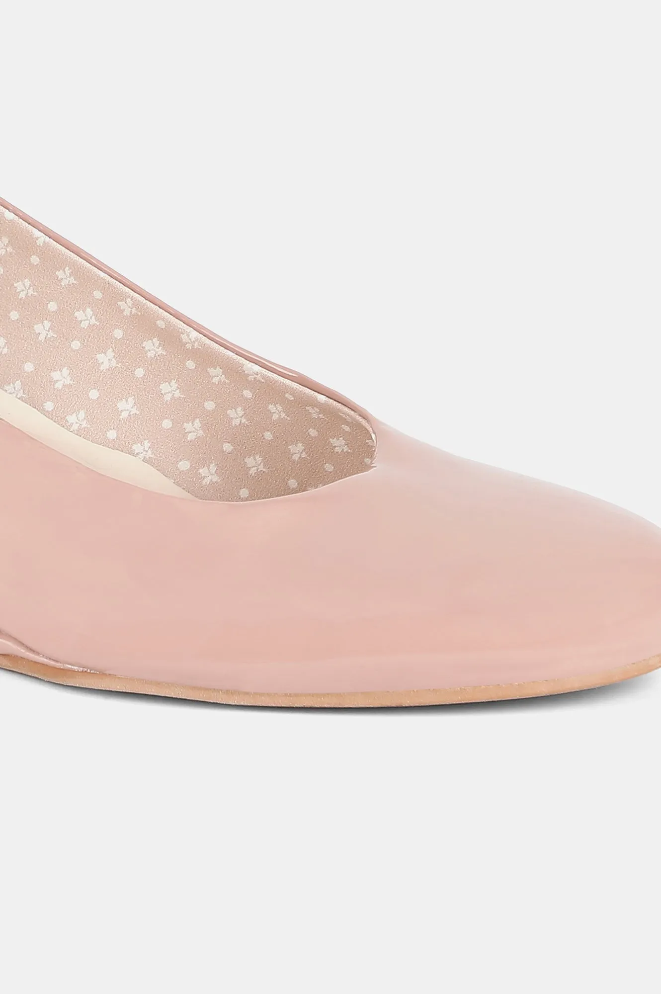 Aurelia Blush Round Toe Graphic Print Wedge - ZCory