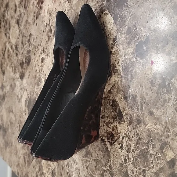 Donald J Pliner Ediee Black Suede Wedge Heel 8 made in Italy