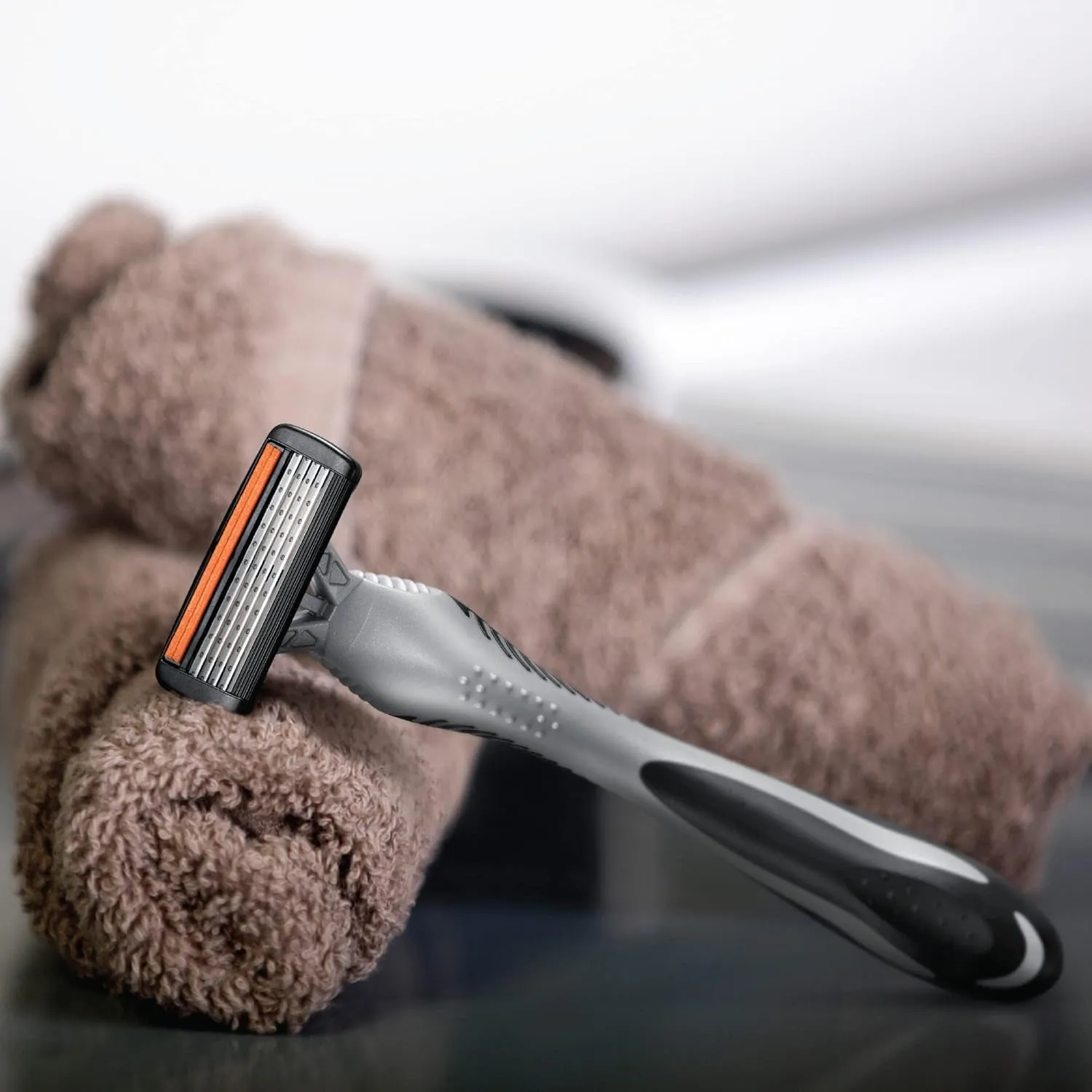 Flex 4 Sensitive Disposable Razors for Men, for a Smooth, Ultra-Close and Comfortable Summer Shave, 10 Piece Disposable Razor Set