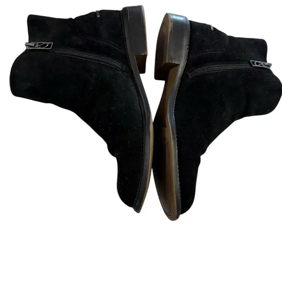 Franco Sarto suede Happily Chelsea low heel ankle boot comfort classic shoe SZ 8