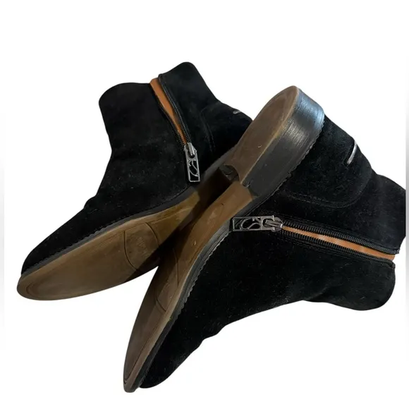Franco Sarto suede Happily Chelsea low heel ankle boot comfort classic shoe SZ 8