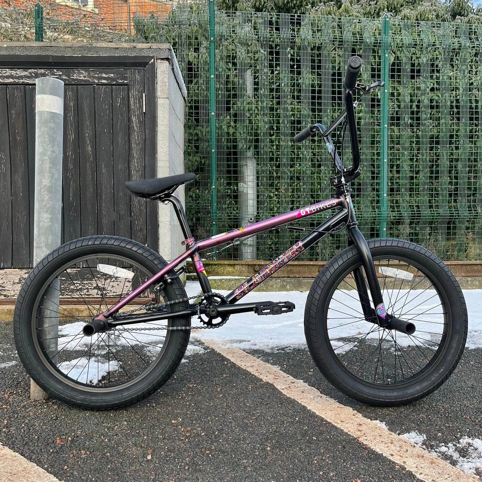 GT Slammer Mercado Bike Raspberry / Black Fade Flatland Edition