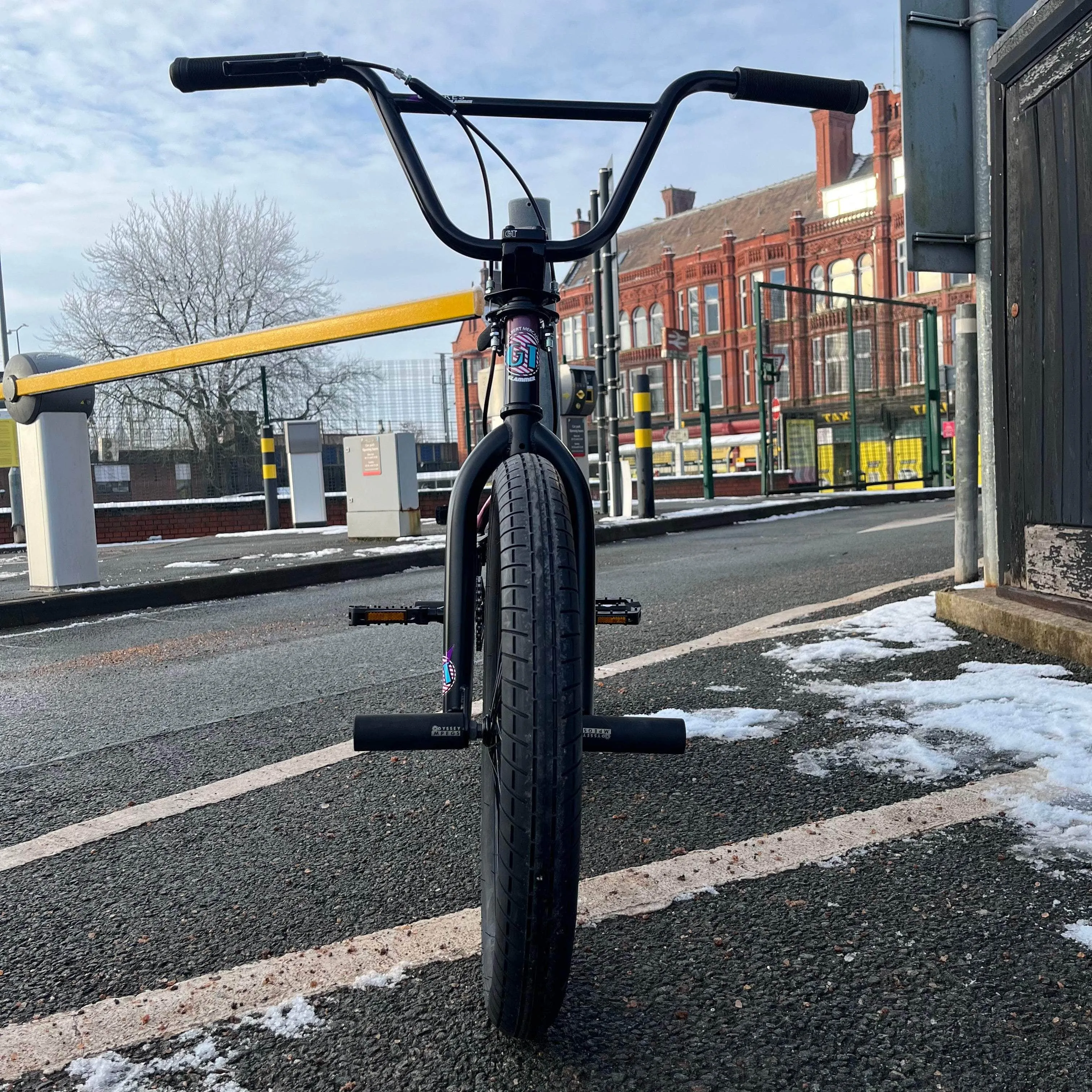 GT Slammer Mercado Bike Raspberry / Black Fade Flatland Edition