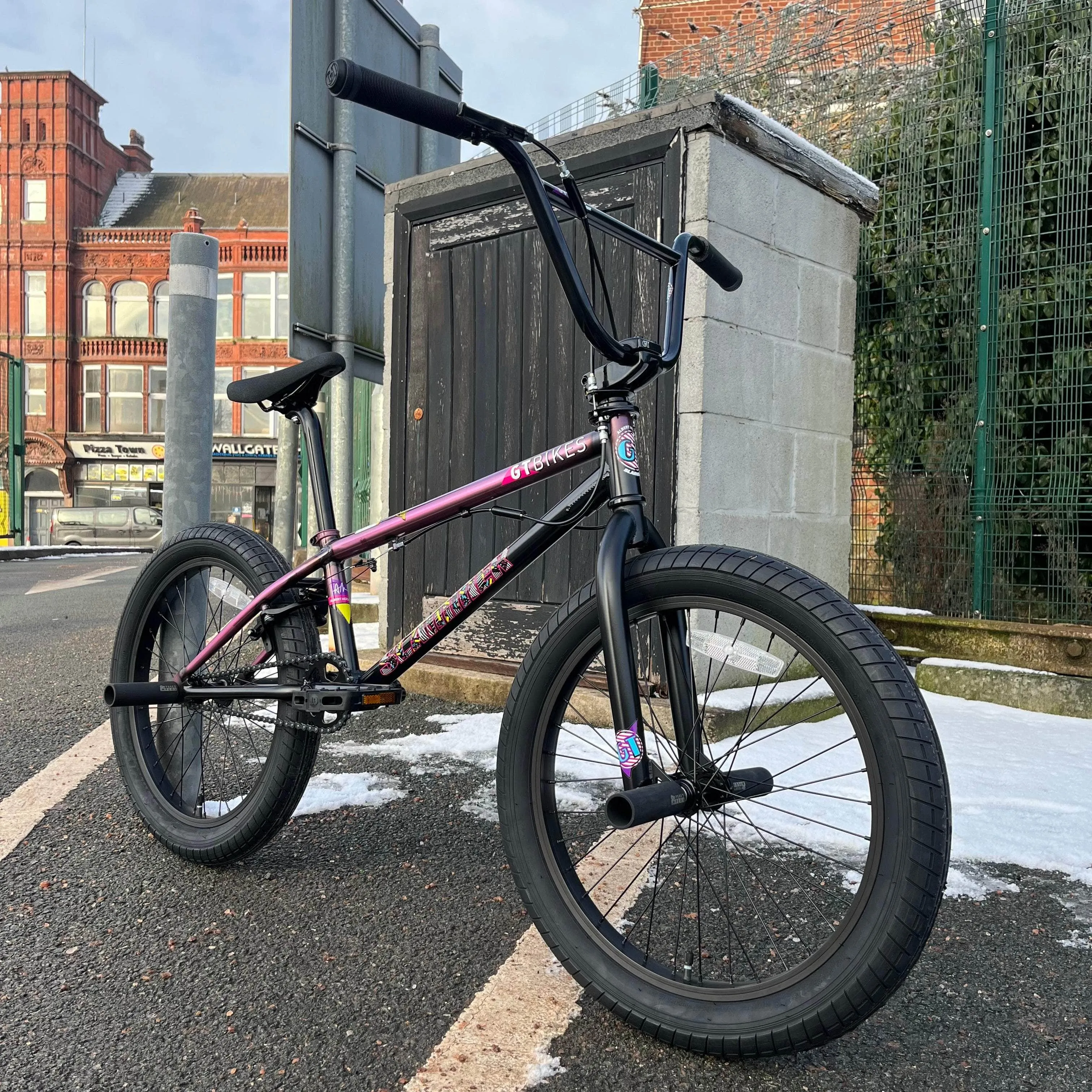 GT Slammer Mercado Bike Raspberry / Black Fade Flatland Edition