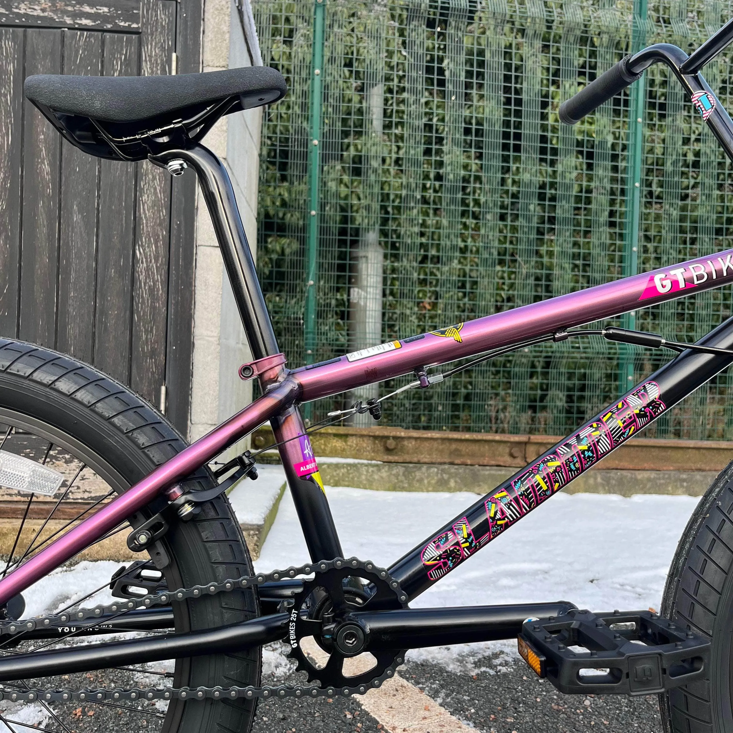 GT Slammer Mercado Bike Raspberry / Black Fade Flatland Edition