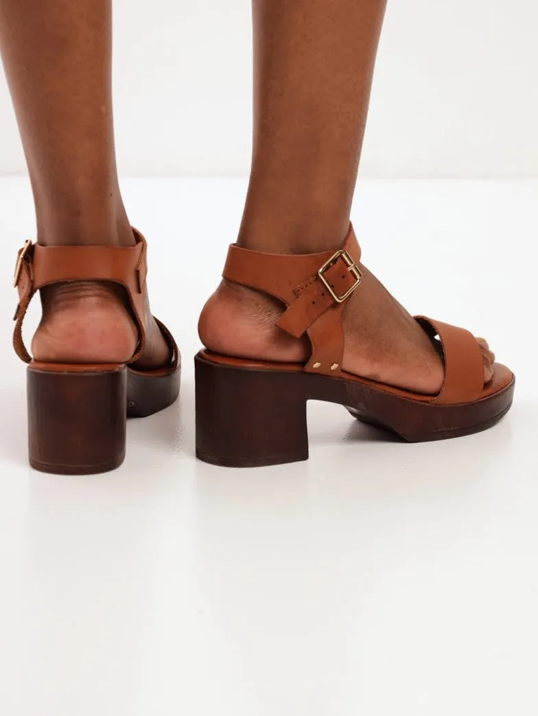 Ladies Low-Block Heel Mule Clog - Tan
