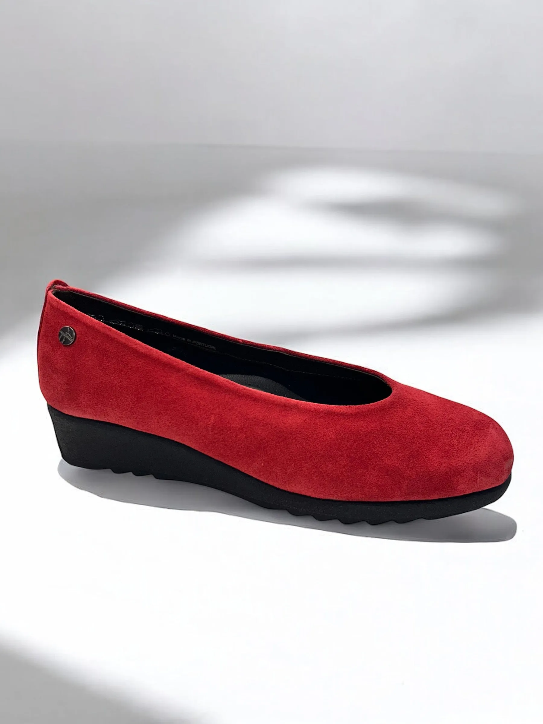 Lockheed Suede