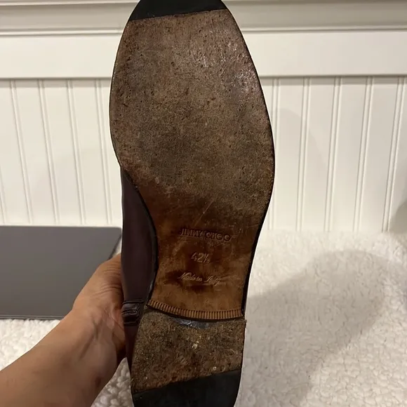 Men’s Jimmy Choo Leather Maroon Size 42 1/2 Size 9 US  pre owned. Normal wear