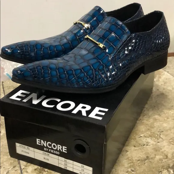 NWB FIESSO ENCORE LEATHER BLUE SHOE FI3244