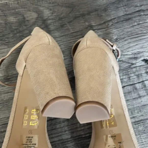 NWOB Madewell The Brooke Ankle-Strap Sandal in Embossed Leather Size 10