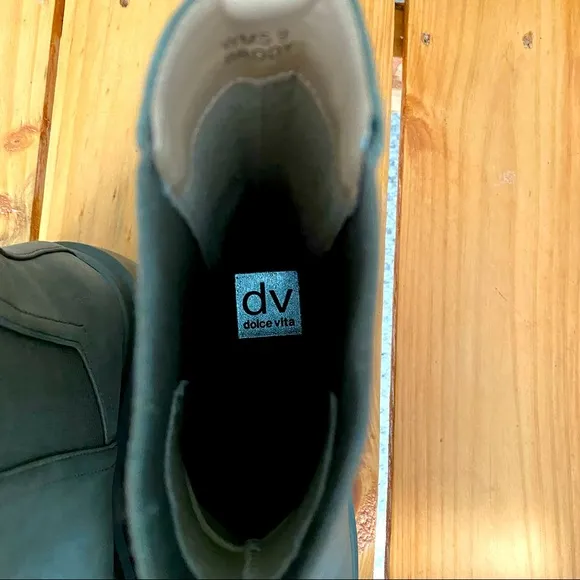 NWOT DV Dolce Vita Brody Chelsea Boot