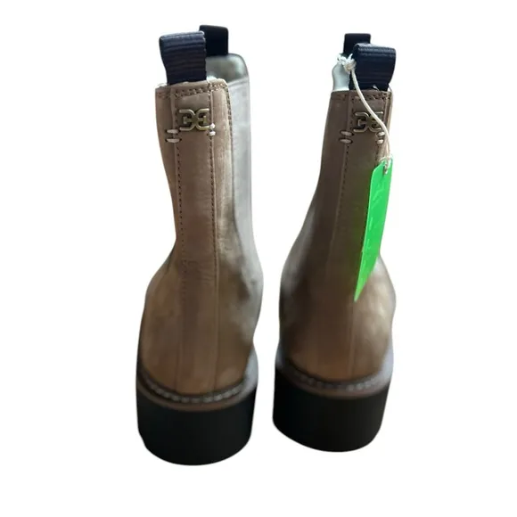 NWT Sam Edelman Laguna Waterproof Lug Sole Chelsea Boot - Size 10.5 - Tan