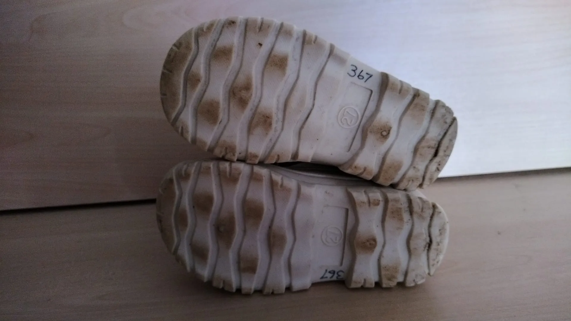 Pre Loved Roarsome (Dinoski) Kids Snow Boots Size EU27 (367)