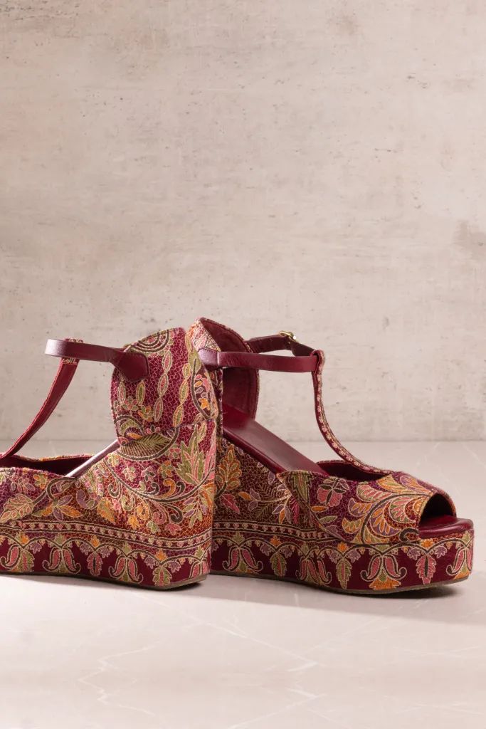Rasha Maroon Wedges
