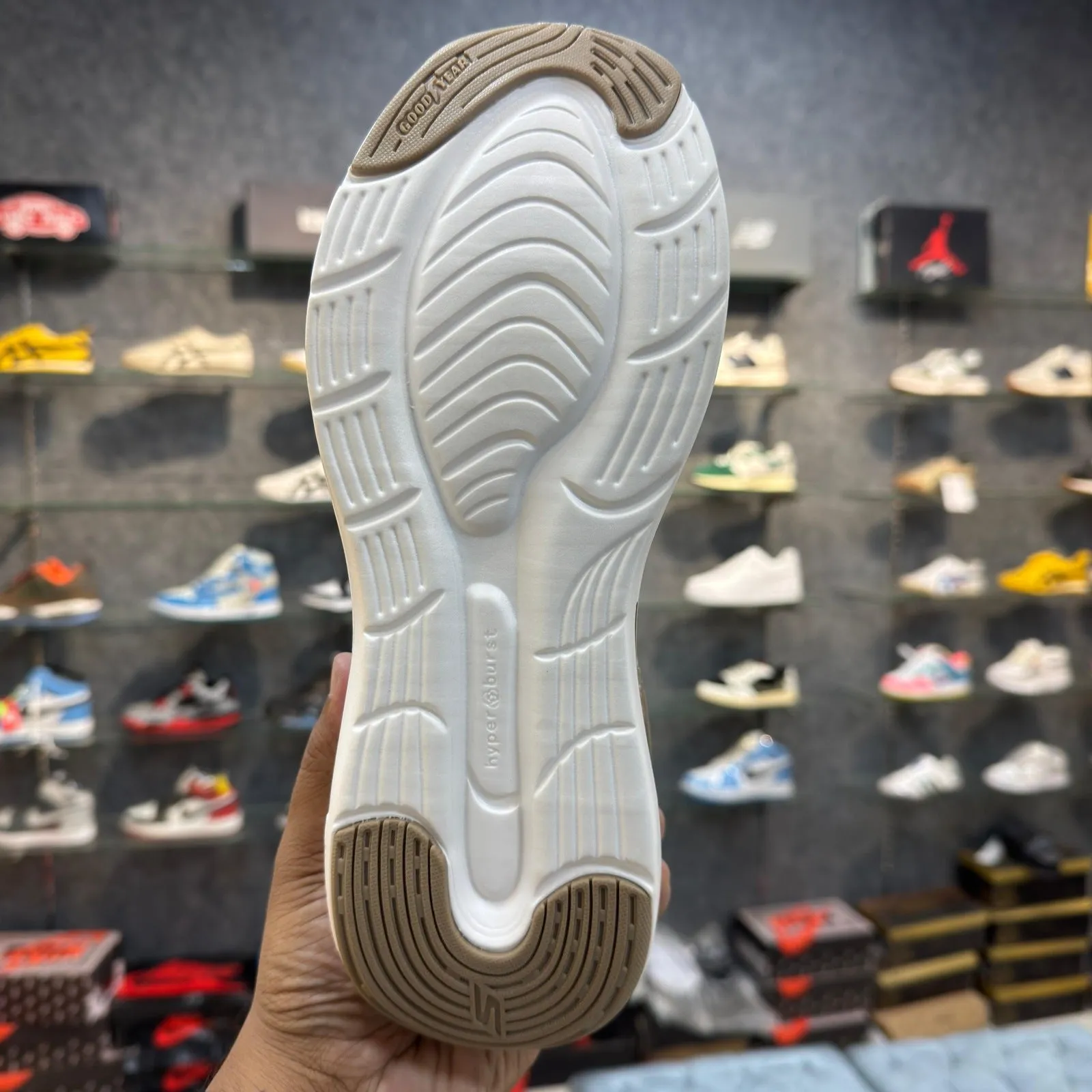 Skechers Hyperburst Max Cushion Khakhi