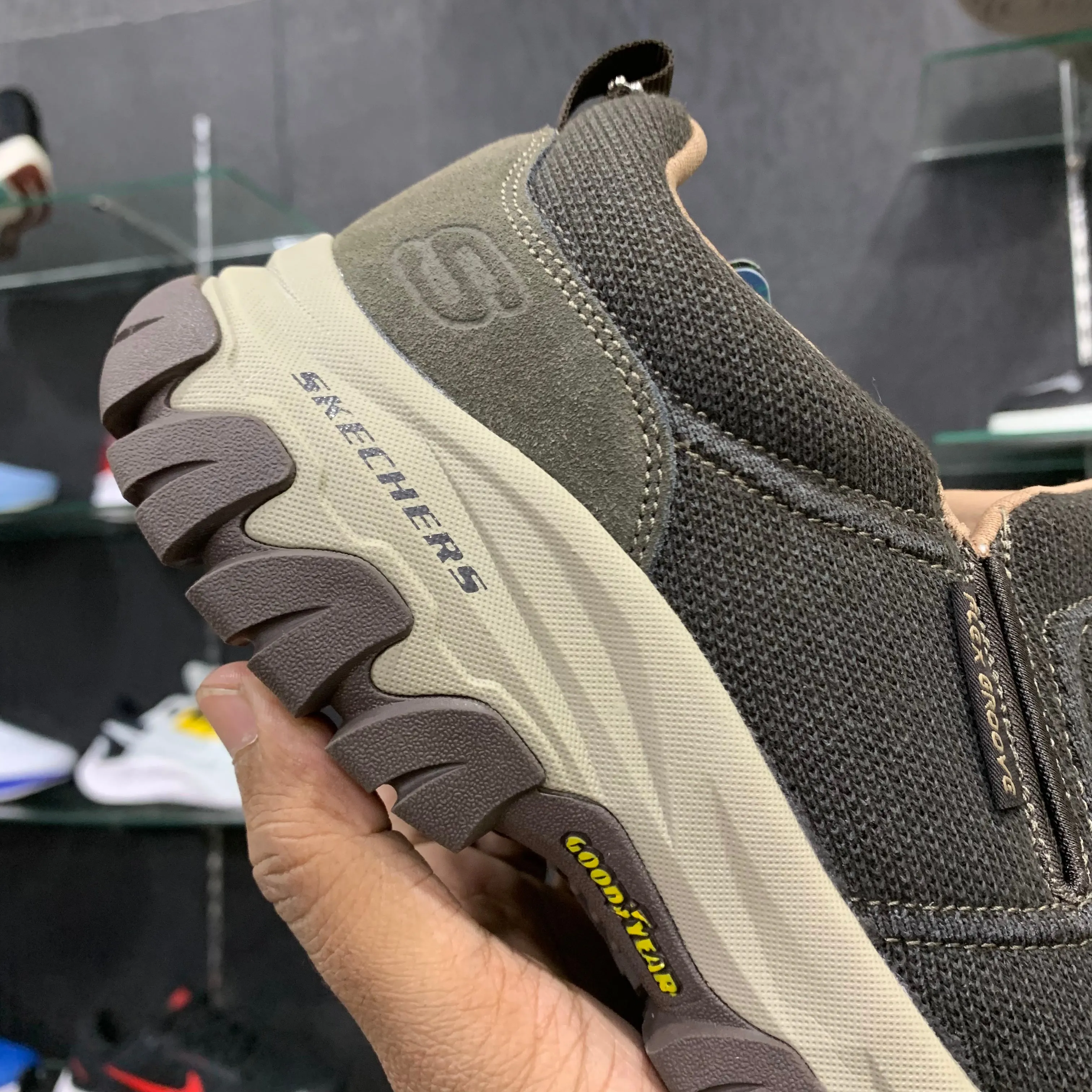 Sketcher DLux Trail Goodyear Sole "Brown"