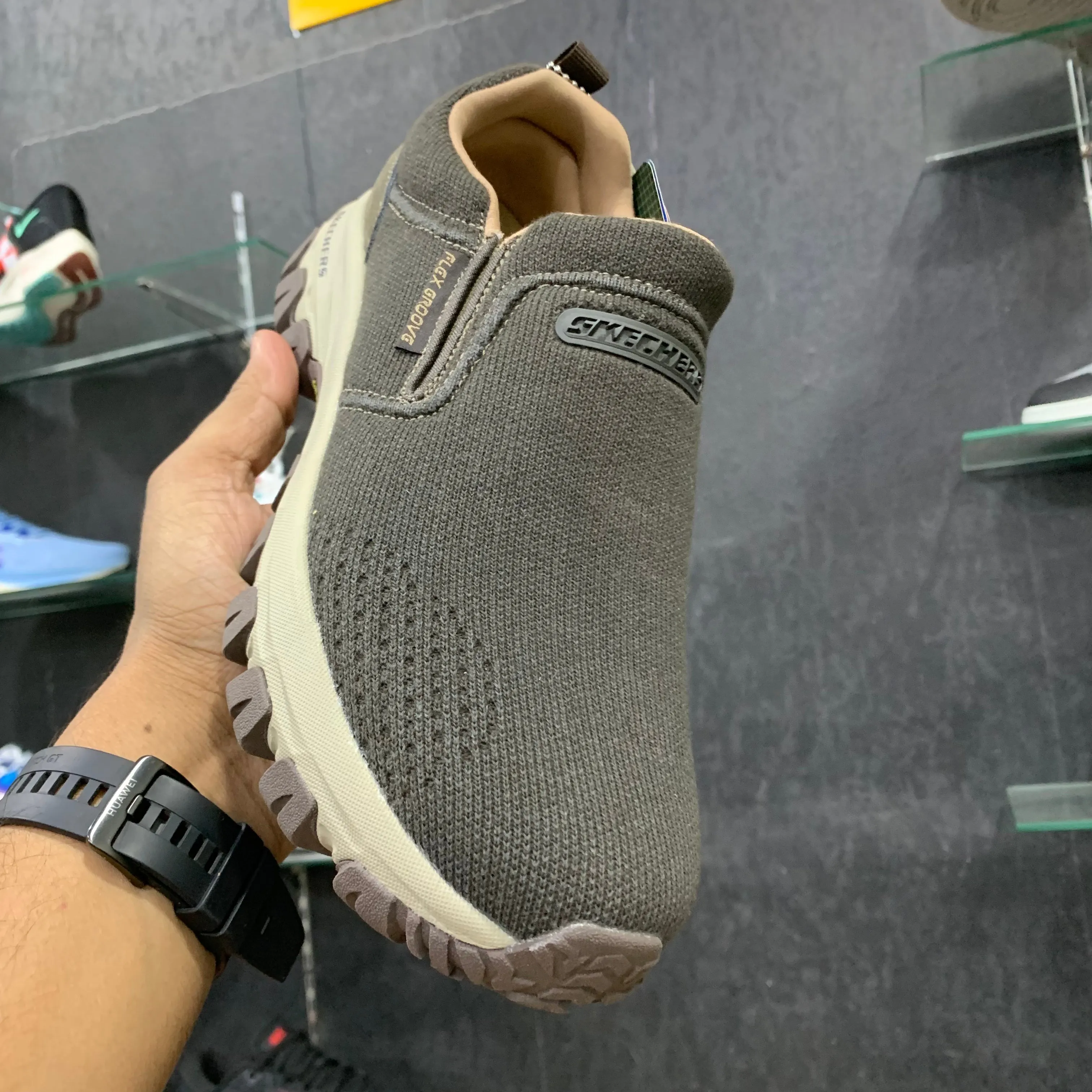 Sketcher DLux Trail Goodyear Sole "Brown"