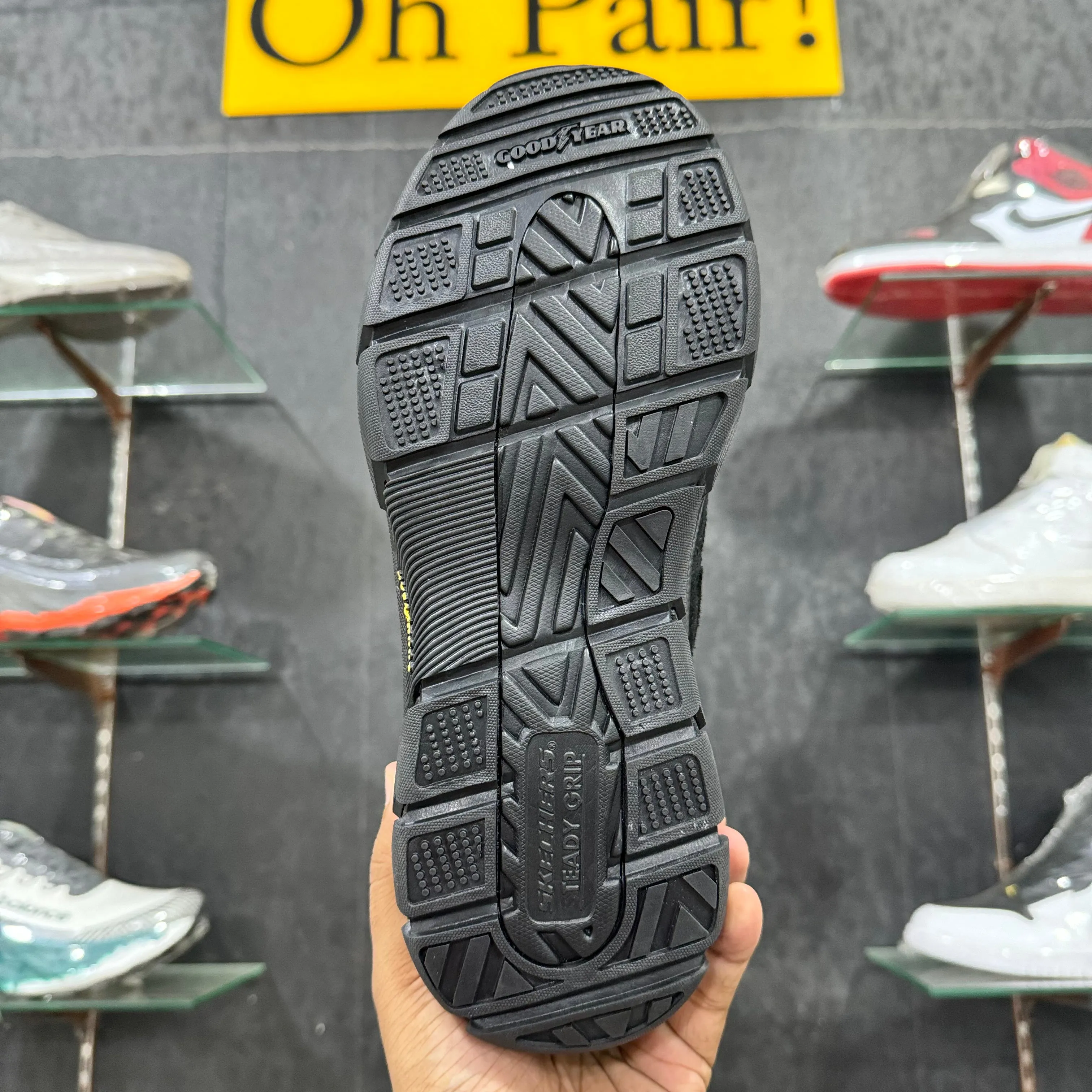 Sketcher Steady Grip "All Black"