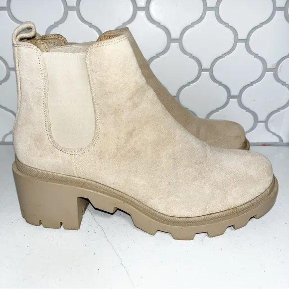 Steve Madden Women’s Hadlee Lug Sole Chelsea Boot size 9