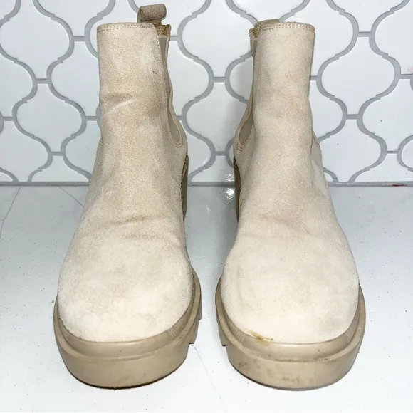 Steve Madden Women’s Hadlee Lug Sole Chelsea Boot size 9