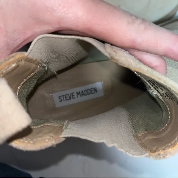 Steve Madden Women’s Hadlee Lug Sole Chelsea Boot size 9