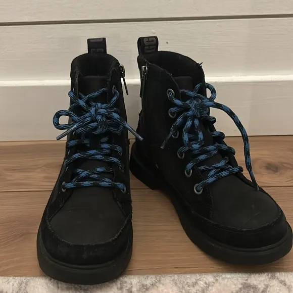 UGG Australia UGG Kid's Robley Waterproof Leather Boot