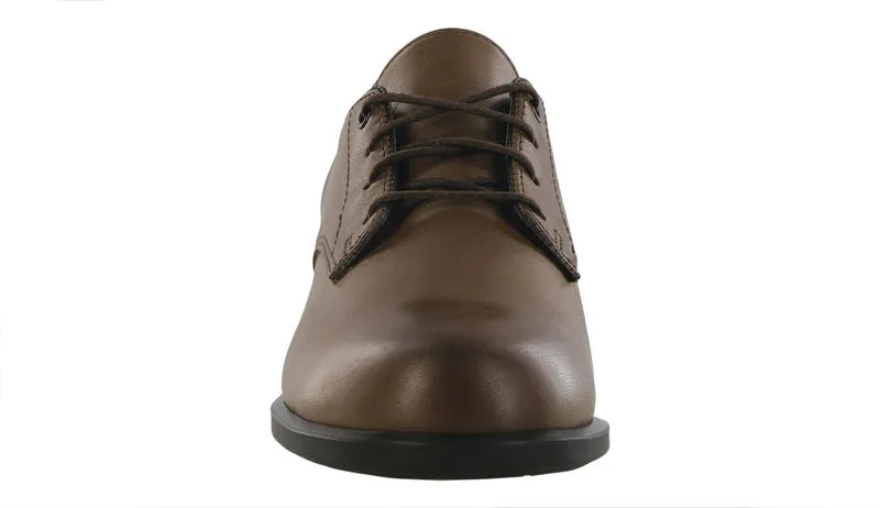 Women's Annex Oxford Dress Shoe in Darkwood