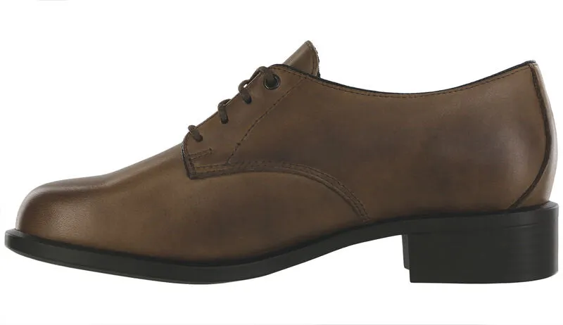 Women's Annex Oxford Dress Shoe in Darkwood